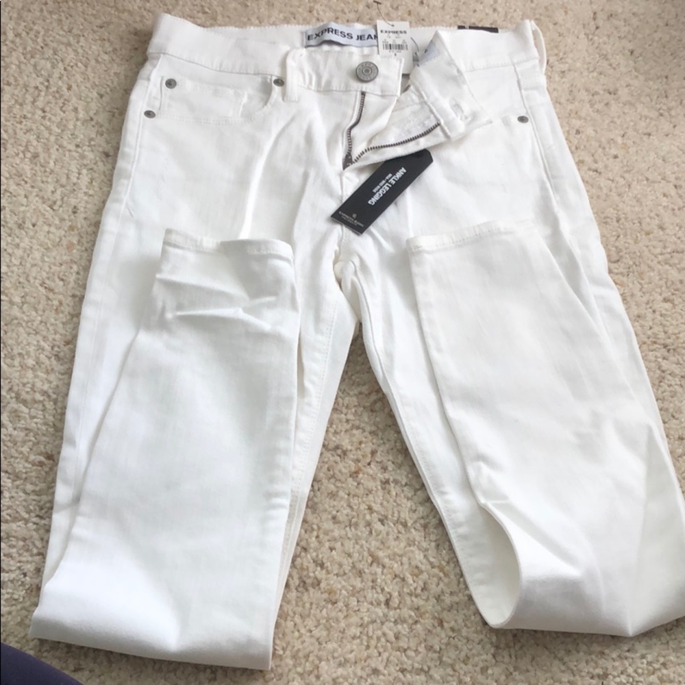 Express size 6 Mia white skinny jeans NWT